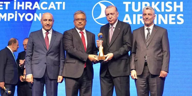 Türk hava yolları, 2023'ün 'hizmet ihracatı şampiyonu' oldu