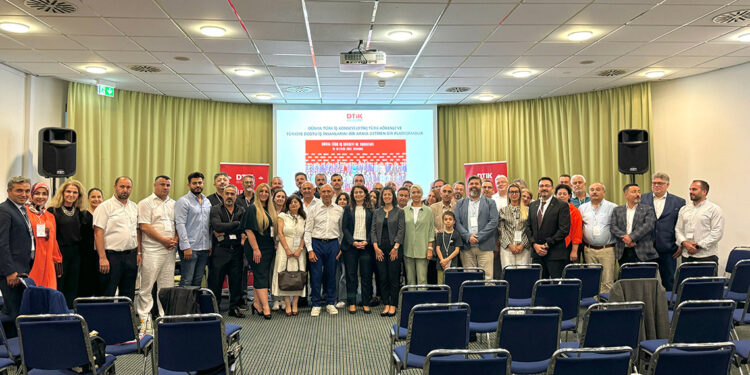 Türk iş insanları, DTİK aracılığıyla Stuttgart’ta bir araya geldi 