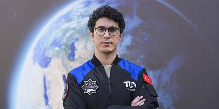 Türkiye'nin ikinci astronotu Atasever'in uçuşu tamamlandı