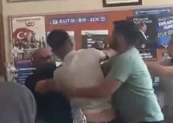 Ümraniye'de öğretmene yumruklu saldırı kamerada