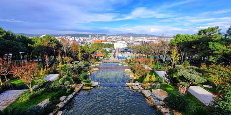 Ümraniye'deki millet bahçeleri 10 günde 150 bin misafir ağırladı