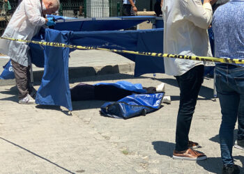 Uzman çavuş, öğretmen eşini öldürüp 3 kişiyi yaraladı
