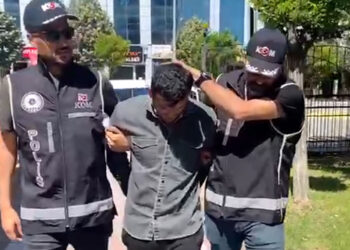 Yapay zeka kullanarak kopya çekerken yakalandı