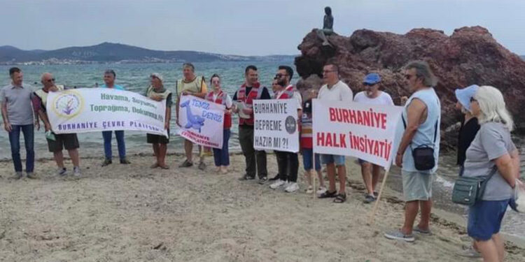 Yaşanılabilir bir Burhaniye için çevre ve sahil temizliği