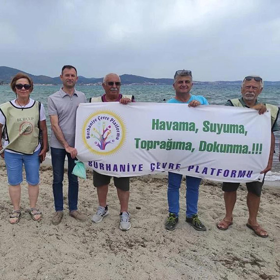 S10AR Arama Kurtarma Derneği ve paydaşları; Burhaniye Çevre Platformu (BURÇEP), Burhaniye Halk İnsiyatifi (BHİ), Burhaniye Öğretmenler Mahallesi Çevre Koruma ve Güzelleştirme Derneği (BÖMÇED), Let's do it!