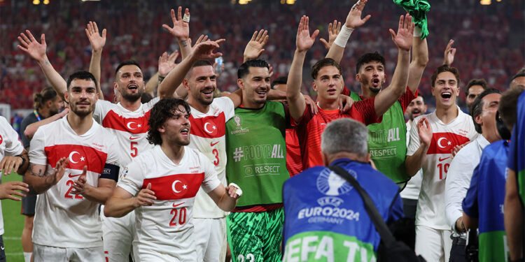 A Milli Futbol Takımı için siyasilerden tebrik mesajı