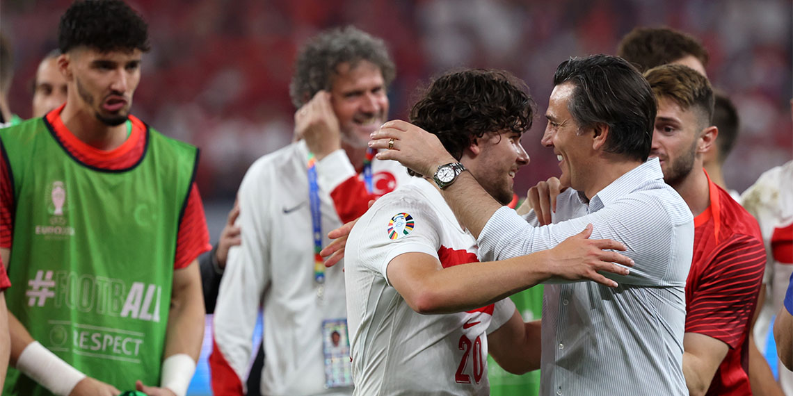 A Milli Futbol Takımı Teknik Direktörü Vincenzo Montella, “Ekibimiz gruptan çıkan en genç takım oldu. Türkiye, uzun yıllardır bu başarıya ulaşamamıştı. Takımıma ve taraftarlarımıza teşekkür ediyorum. Şimdi önümüzde yeni bir hedef var. Bugün bu zaferi kutlamak ve tadını çıkarmak istiyoruz” dedi.