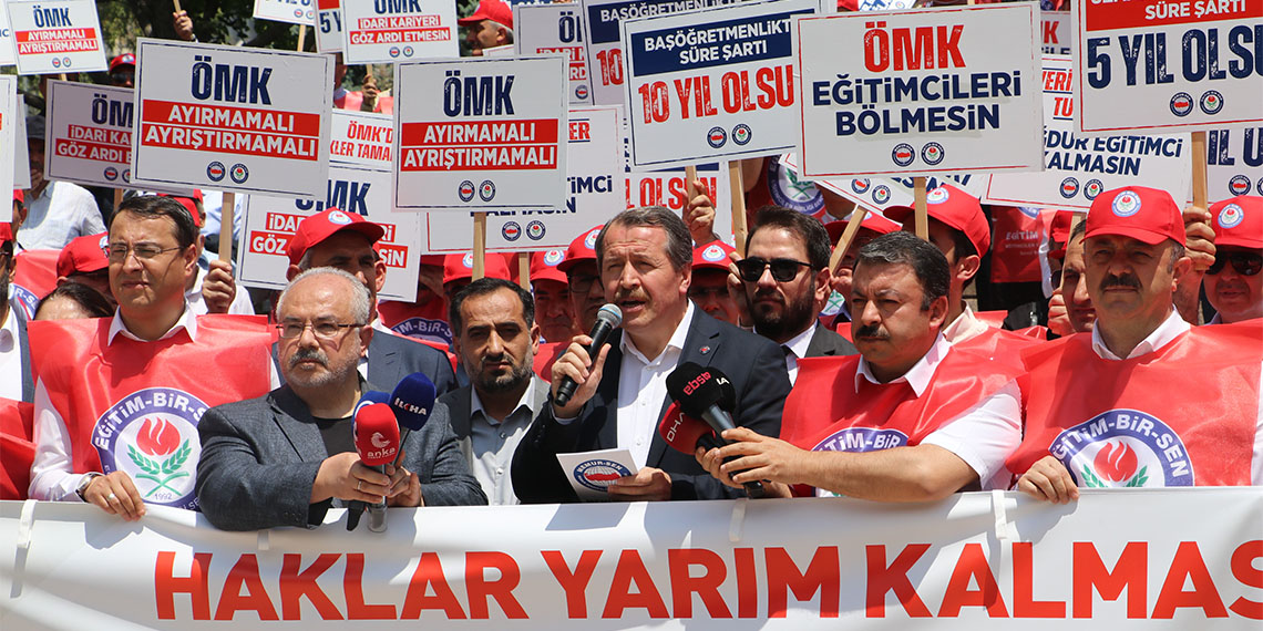 Eğitim-Bir-Sen Genel Başkanı Ali Yalçın, TBMM önünde açıklama yaptı; "Öğretmenlik Meslek Kanunu kapsayıcı olmalı" dedi.