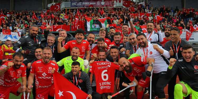 Almanya'ya 11 gol atan Ampute Milli Takımı yarı finalde