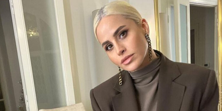 Büşra Pekin yeni bir sinema filmine hazırlanıyor