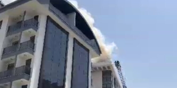 Alanya'da hukuk bürosunda yangın