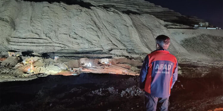 İliç'te maden ocağındaki heyelanda toprak altında işçi kalmadı