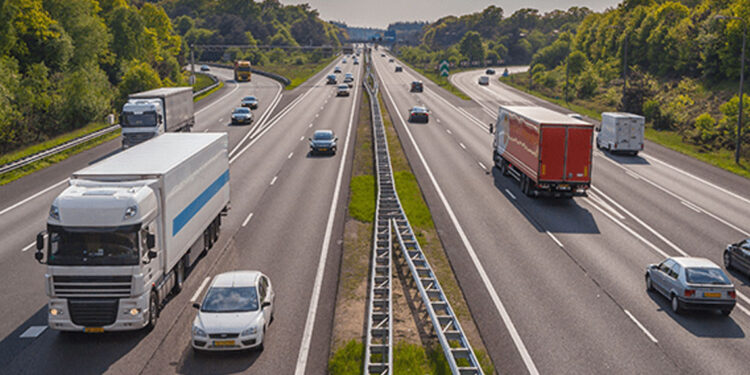 Kamyon, çekici ve tanker cinsi araçlar bazı yolları kullanamayacak