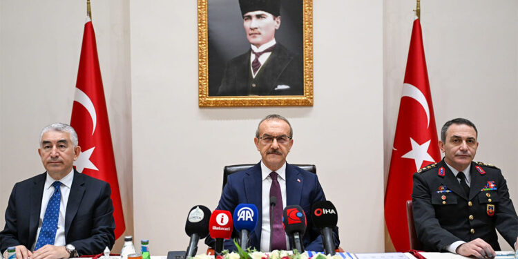 Yangın riski yüksek olan ormanlık alanlara girilmesi yasaklandı