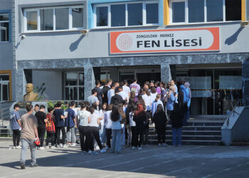 LGS'ye giren Rana kimliğini unuttu, imdadına ağabeyi yetişti