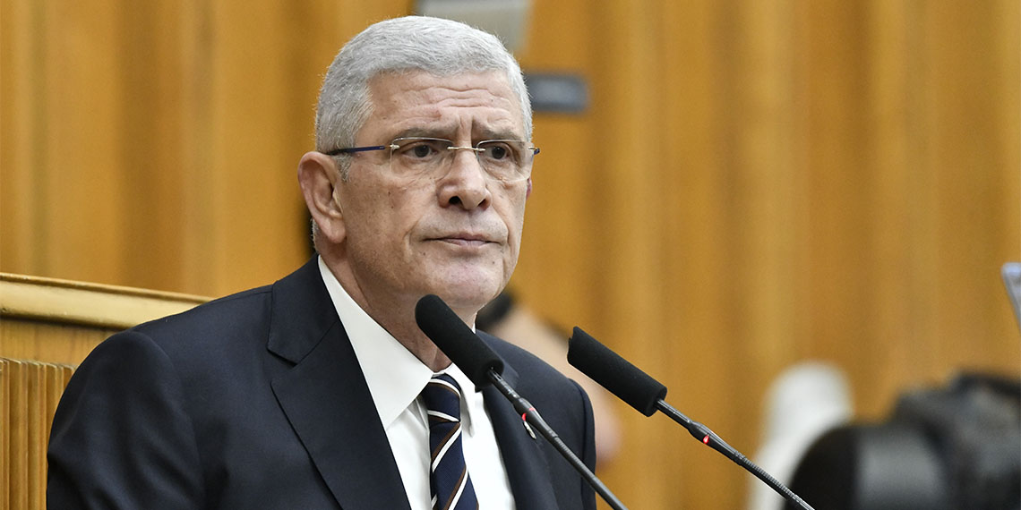 İYİ Parti Genel Başkanı Müsavat Dervişoğlu, "Tasarruf etmesi gereken tek bir kişi vardır, o da Recep Tayyip Erdoğan'dır. Milletimizin dermanı kalmamıştır" dedi.