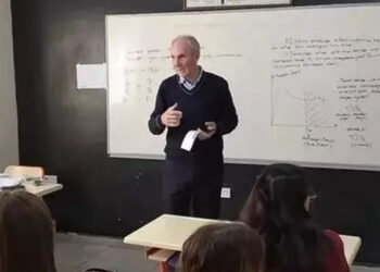 Eğitim sistemi tehlikede: Öğretmenlere yapılan şiddet durmalı!