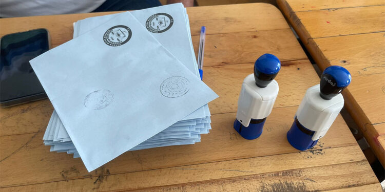 Hilvan'da seçmenler sandık başında