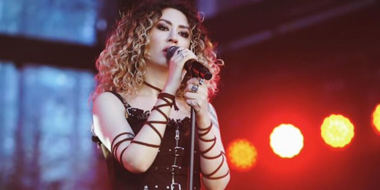 Sena Şener yeni şarkısını görücüye çıkaracak