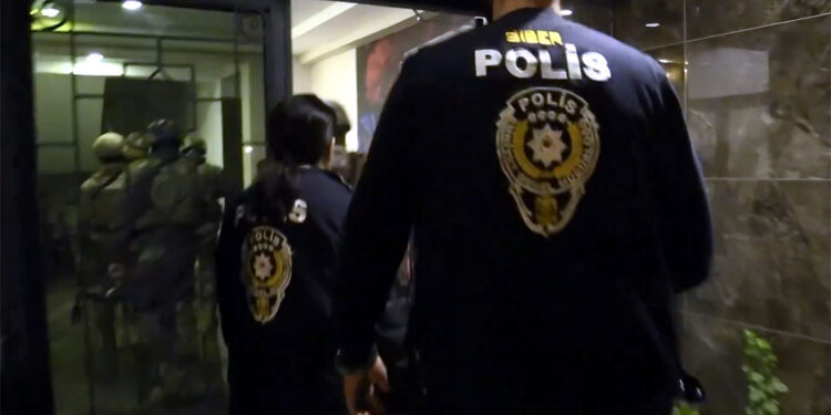 Sibergöz-47 operasyonlarında 97 şüpheli yakalandı