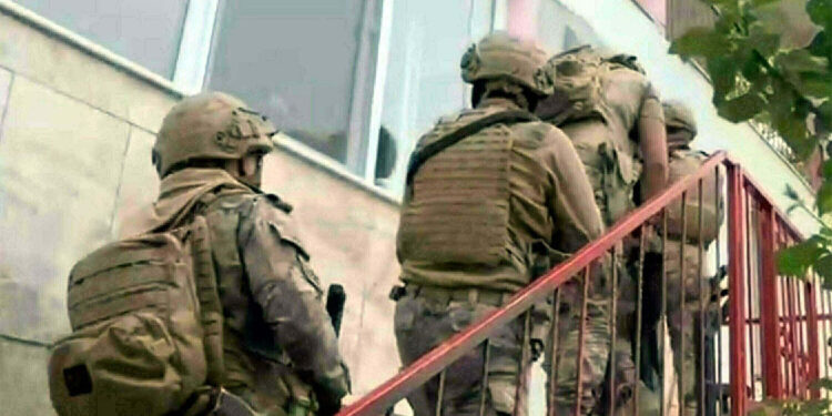 İzmir'de FETÖ/PDY operasyonu; 6 gözaltı