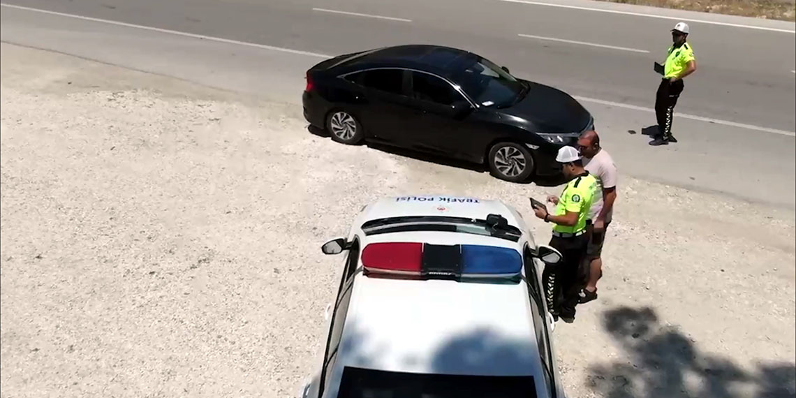 İçişleri Bakanı Ali Yerlikaya, bayram tatilinin 7'nci günü 21 Haziran'da 597 trafik kazası meydana geldiğini, 13 kişi hayatını kaybederken, 1007 kişinin yaralandığını açıkladı.