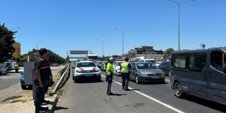 Tekirdağ'dan İstanbul yönüne araç yoğunluğu