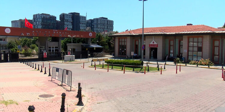 Şile'de denize giren 2 çocuk boğularak hayatını kaybetti