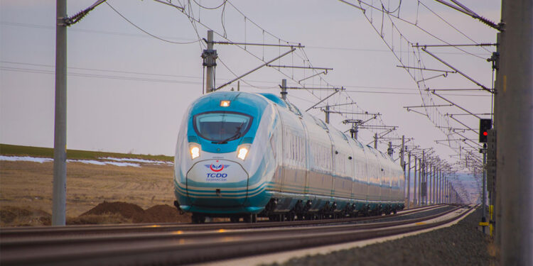 Bayramda 7 milyon 428 kişi demir yollarını kullandı