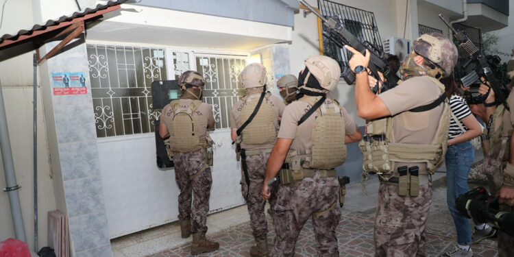 20 ilde yasa dışı bahis operasyonu; 24'ü lisanslı sporcu 71 gözaltı