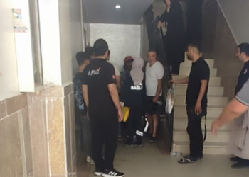 4'üncü kattan düşen asansördeki 3 kişi yaralandı
