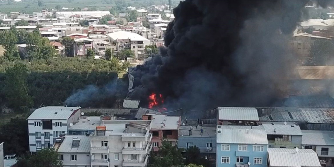 5 fabrika ile 1 deponun zarar gördüğü yangında ‘Afrika sıcakları’ etkisi