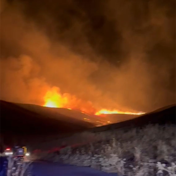 Batman'da çıkan anız yangını, ekiplerin müdahalesiyle kontrol altına alınarak söndürüldü.