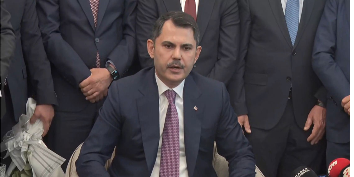 Çevre, Şehircilik ve İklim Değişikliği Bakanlığı'na atanan Murat Kurum görevi Mehmet Özhaseki'den devraldı.