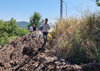 Arsasından geçen yolu mahkeme kararıyla ulaşıma kapattı