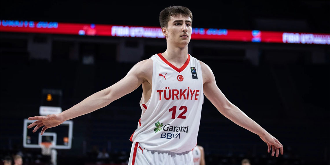 FIBA U17 Basketbol Dünya Kupası son 16 turu karşılaşmasında Almanya’yı 81-54’lük skorla mağlup eden 17 Yaş Altı Erkek Basketbol Milli Takımı çeyrek finale yükseldi.