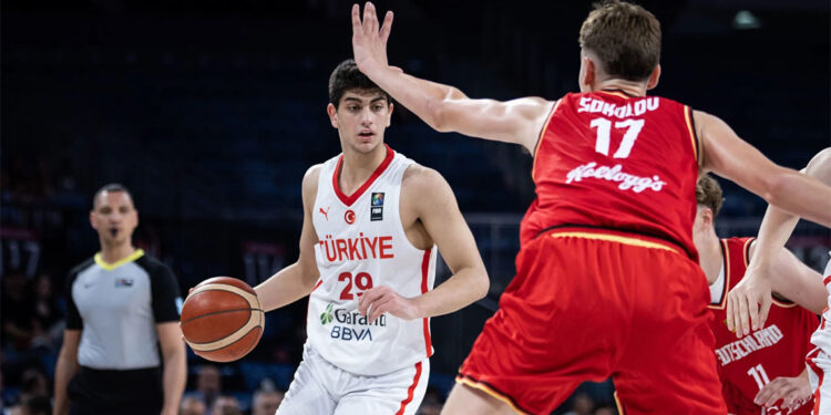 17 Yaş Altı Erkek Basketbol Milli Takımı çeyrek finalde