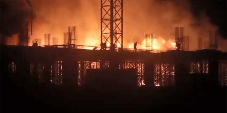 Şırnak'ta yapımı süren hastane inşaatında yangın