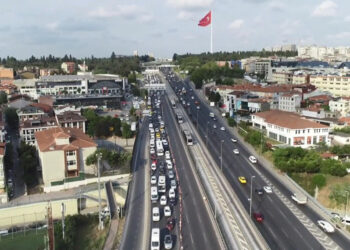 Haliç orta köprünün Mecidiyeköy istikameti trafiğe kapatıldı