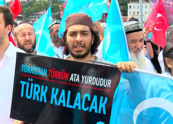 Sarıyer'de Urumçi katliamı protesto edildi