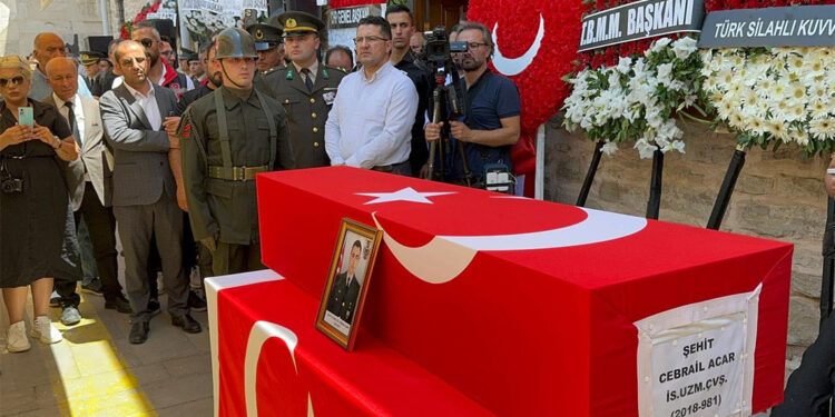 Pençe- Kilit harekat bölgesinde şehit düşen Cebrail Acar toprağa verildi