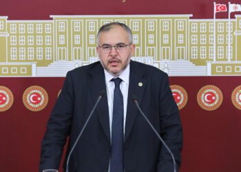 İzmir Fen Lisesi'ndeki soruşturmalar TBMM gündeminde