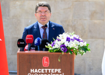 Hukuk mesleklerine giriş sınavını ilk kez yapacağız