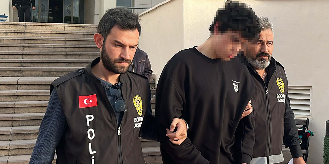 Muğla'nın Bodrum ilçesinde, annesinin boğazını keserek öldüren Doğukan D.’nin (17) hazırlanan iddianamede 24 yıla kadar hapsi istendi.
