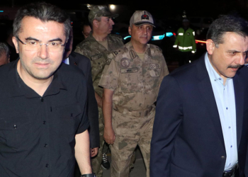 İkazlara uyun, sudan geçmeye çalışmayın