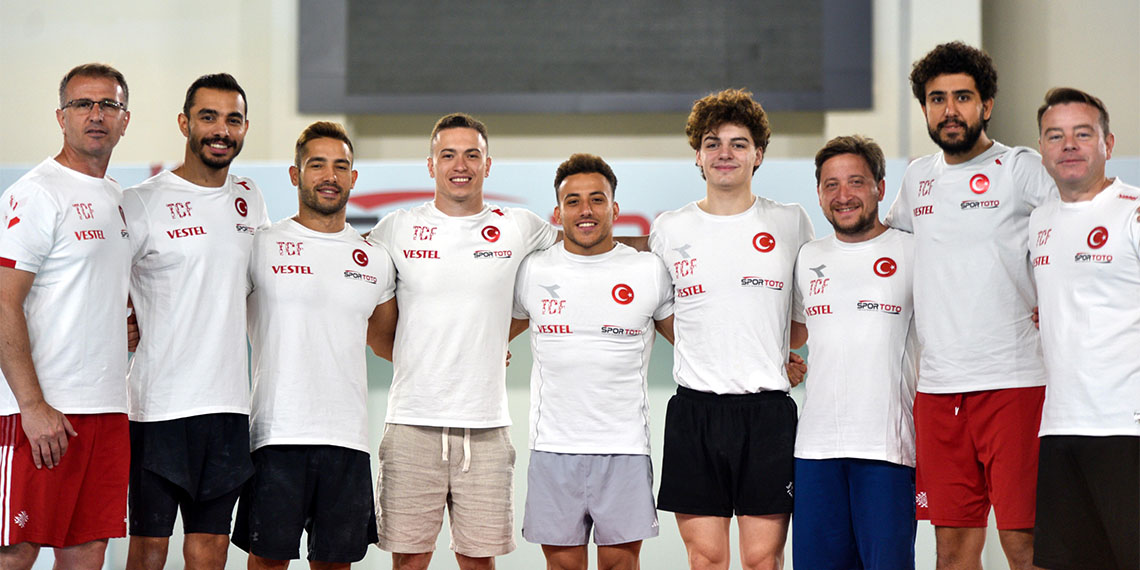 Artistik Cimnastik Erkek Milli Takım Başantrenörü Yılmaz Göktekin, "Türk cimnastiği için milat. Geçmiş yıllarda temsil eden tecrübeli sporcularımız var. Takım olarak katılmamız bizleri heyecanlandırıyor. Takımımızın en iyi 8 içerisine girip final oynaması hedefimiz" dedi.