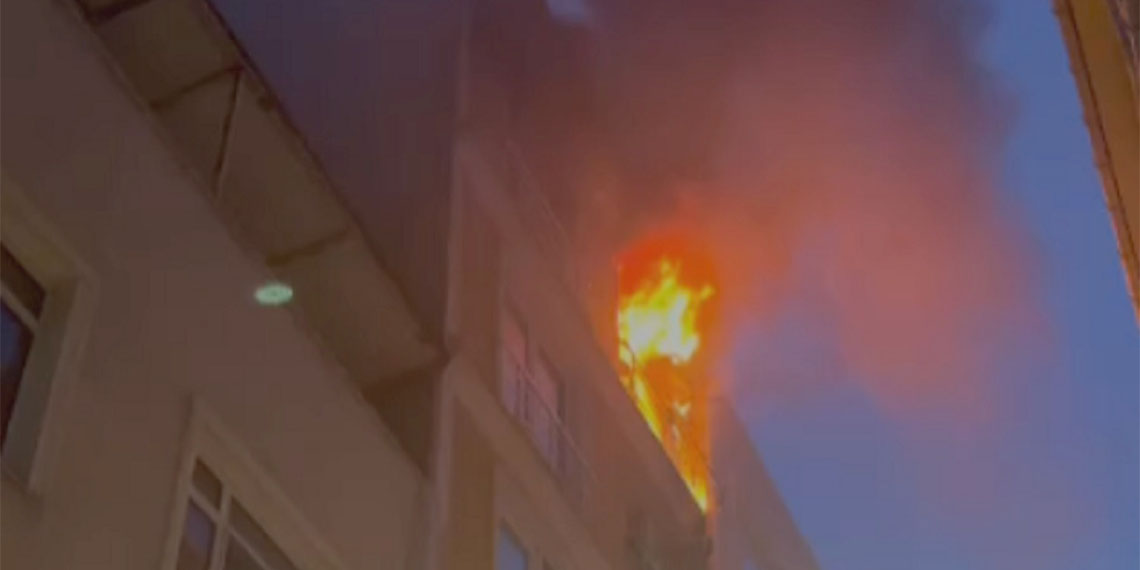 Silivri'de buzdolabı patladı, ev alev alev yandı