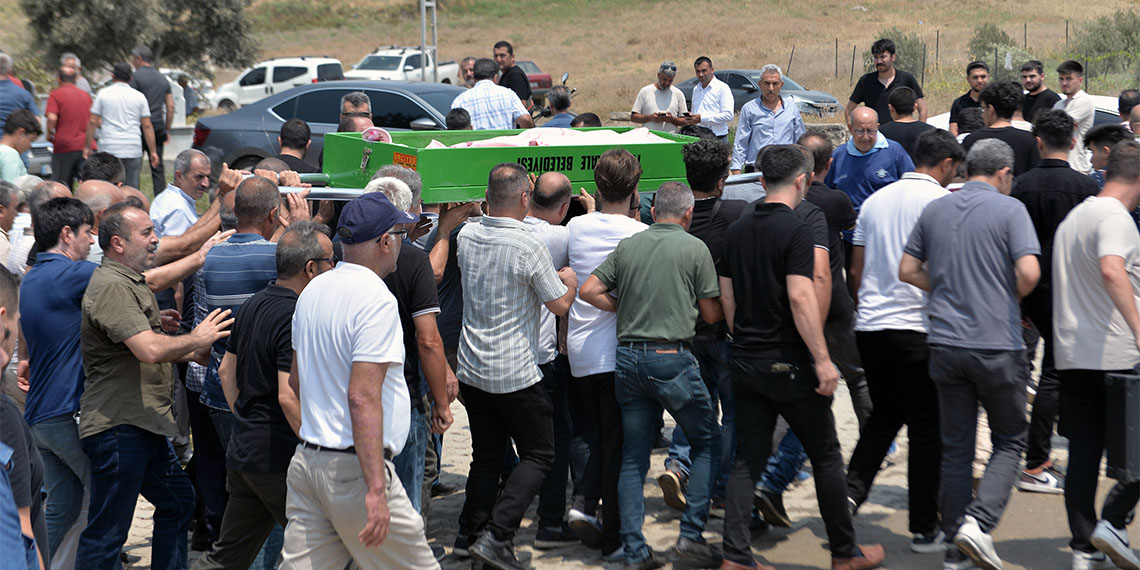 Akıma kapılarak ölen Özge Ceren toprağa verildi