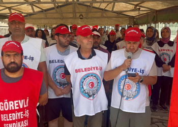 İşten çıkarılan 204 belediye işçisi 15 Temmuz şehitlerini andı