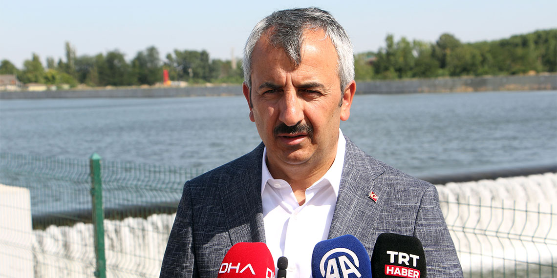 Edirne'nin tarım alanlarının sulanmasında kullanılan Tunca Nehri'nin bir kısmı kurudu, bazı bölümleri yosunla kaplanıp, yeşile büründü. Meriç Nehri'nin ise debisi düştü.